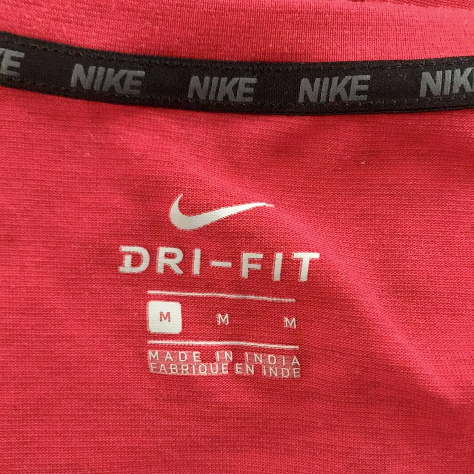 Nike dri-fit koszulka męska M
Rozmiar:M
kolor:czerwony 
Stan: bardzo d