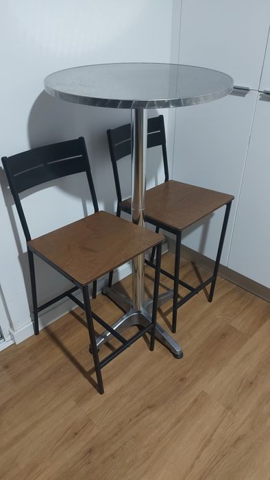 Conjunto mesa e cadeiras bar