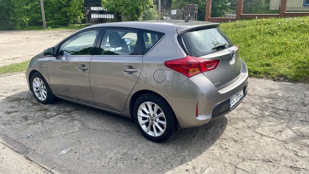 Toyota Auris II Hybrid