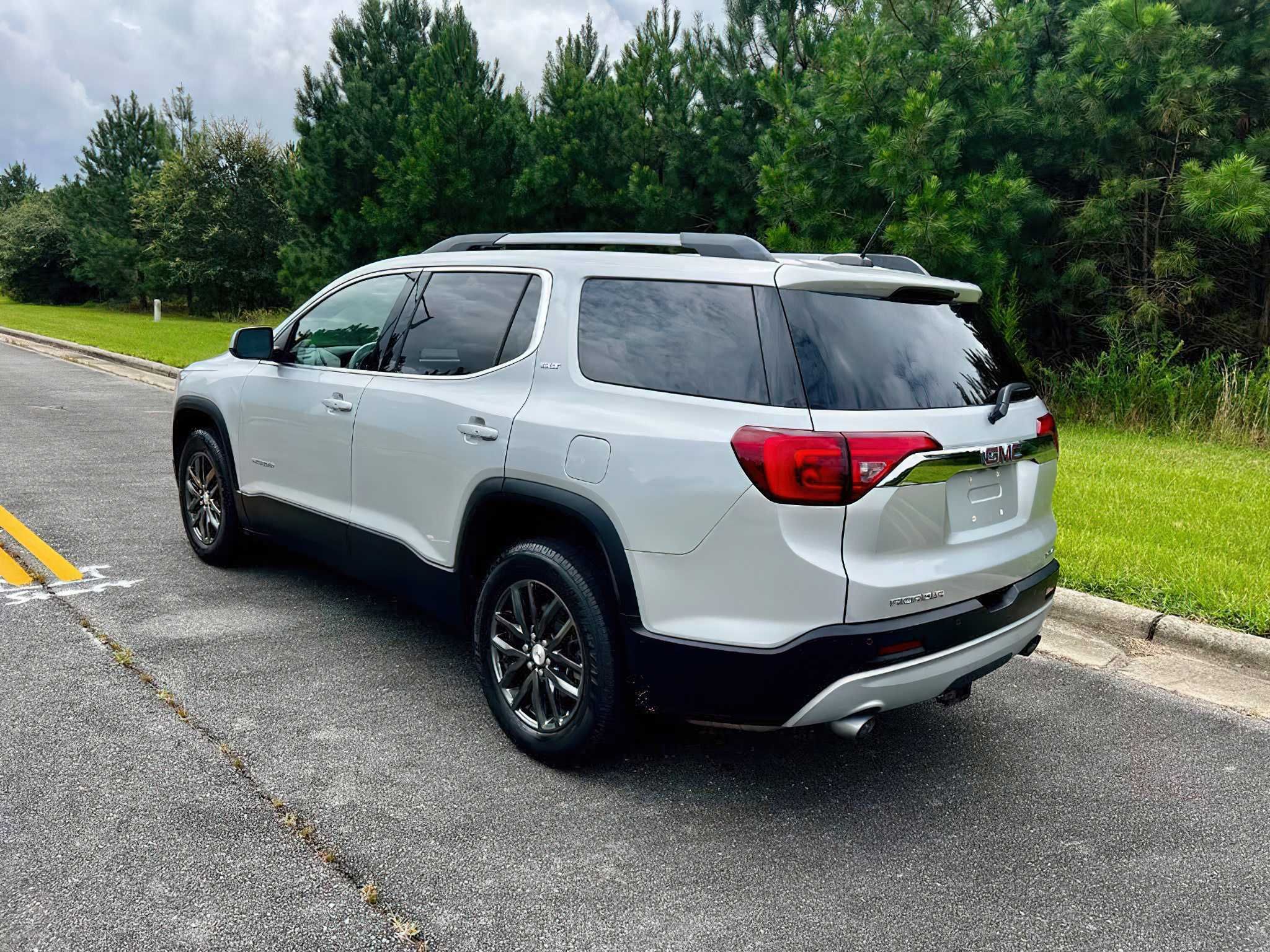 2019 GMC Acadia SLT-1