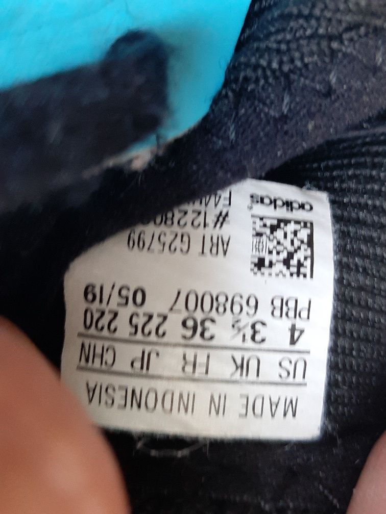 Chuteiras Nike Predator azuis 35