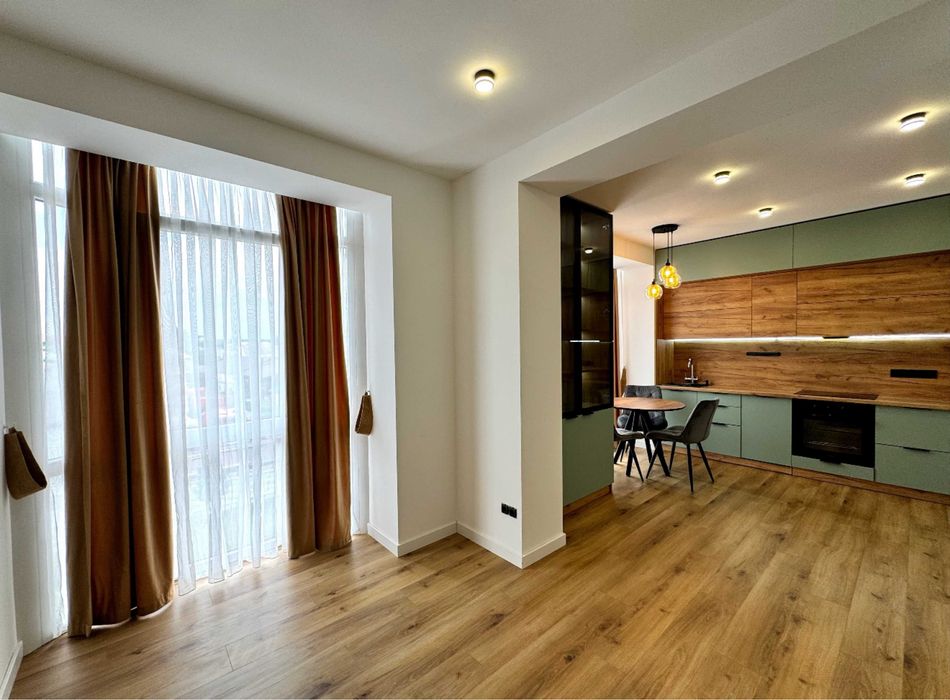 Євро двокімнатна квартира поруч з Центром міста!