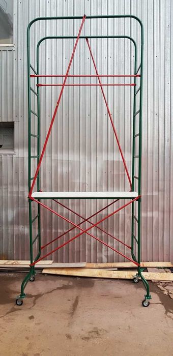 Подмости рабочие передвижные для внутренних отделочных работ.