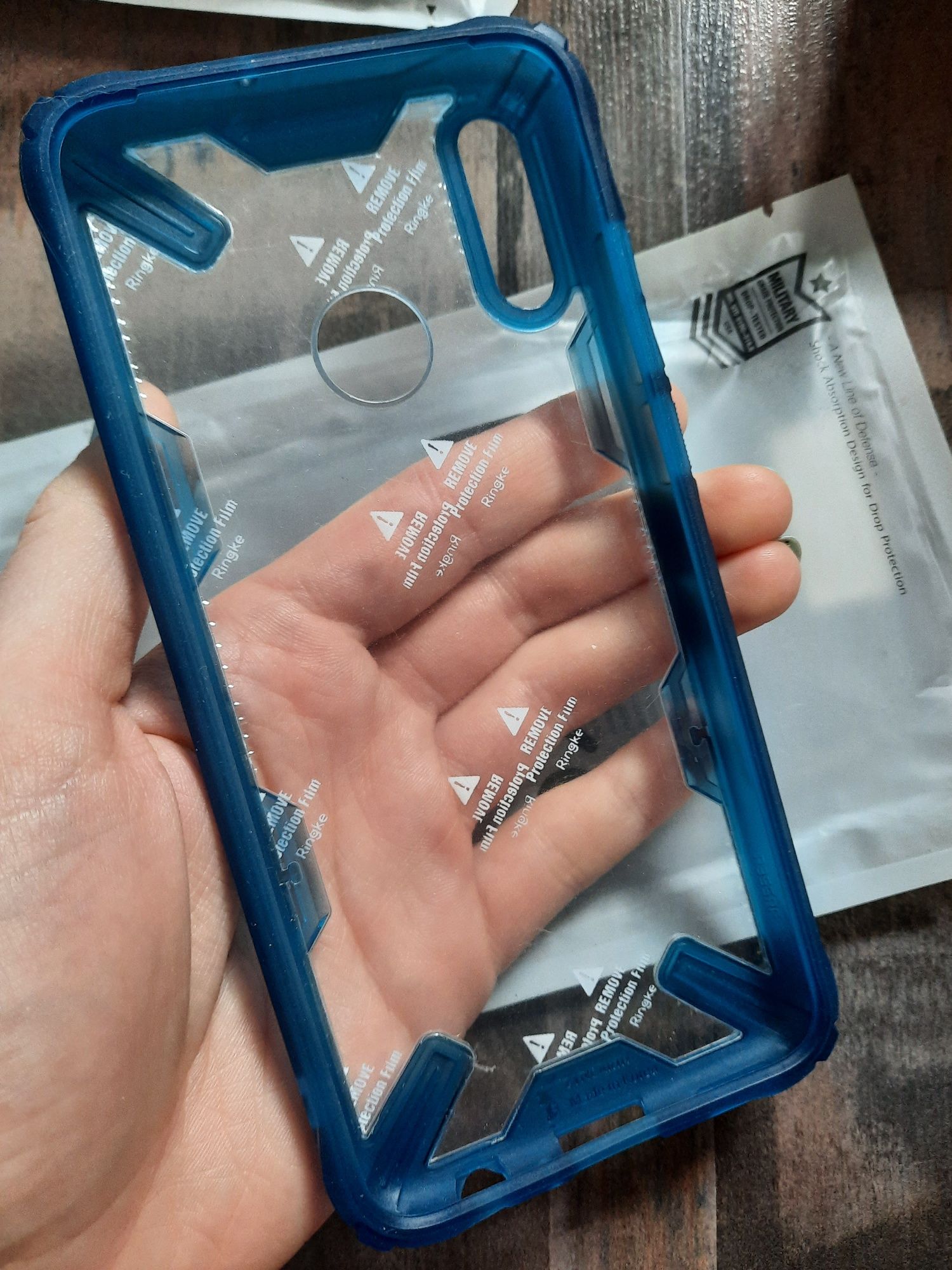 Etui na Samsung a30 ,a20 marka Ringke