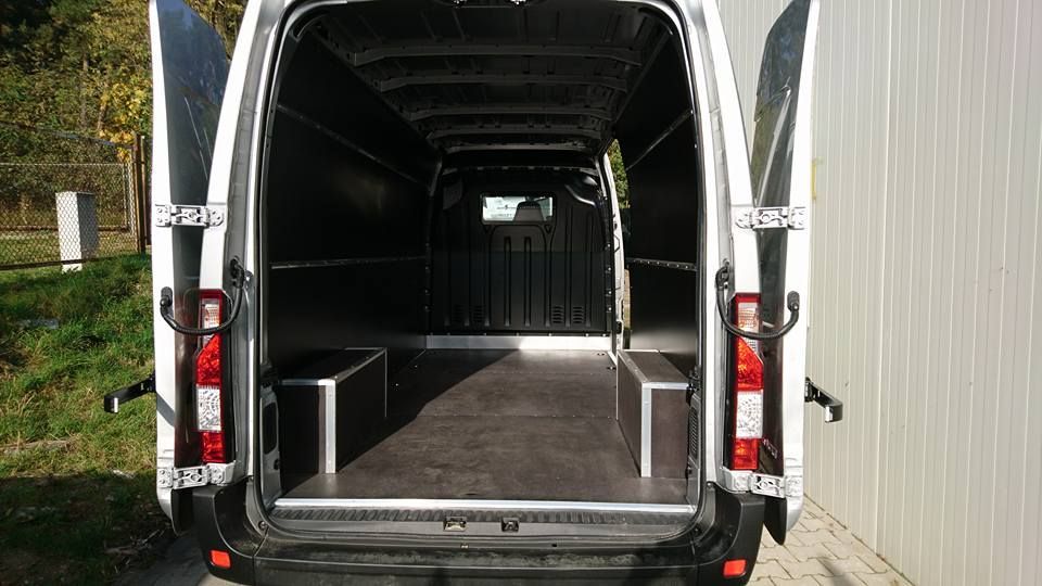 Zabudowa aut dostawczych Renault Master L3H2