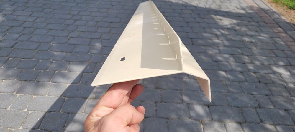 Okapnik aluminiowy do tarasu, balkonu wentylowanego