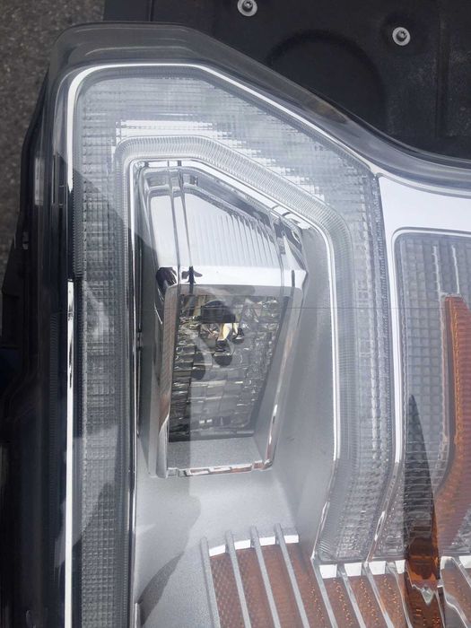 Ford F150 Lampy przod LED I zwykle  NOWE Roku 2018-20
