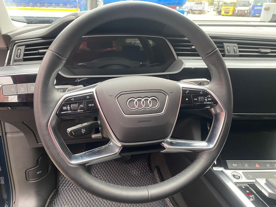 Audi e-tron 2022