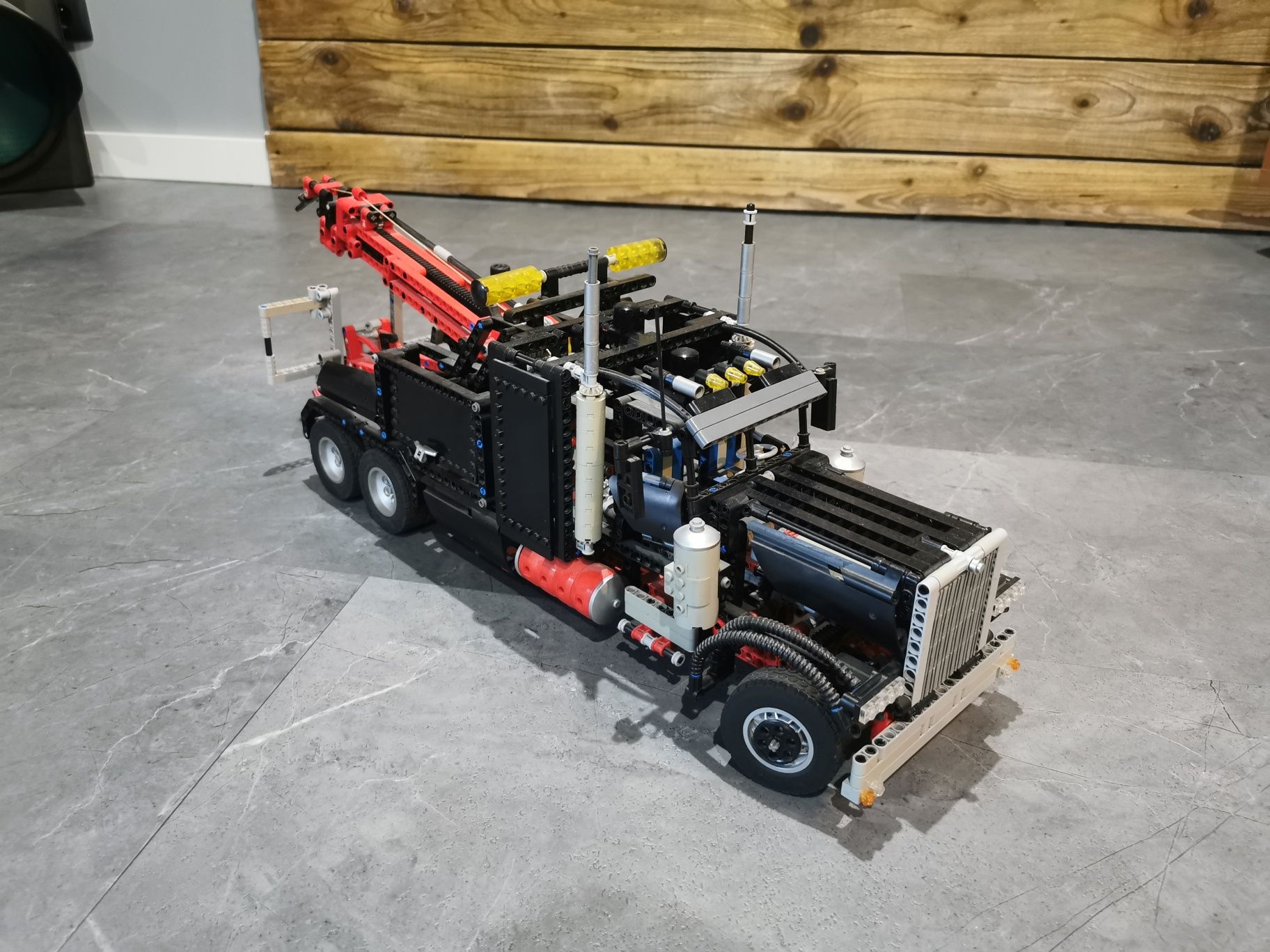 LEGO holownik 8285