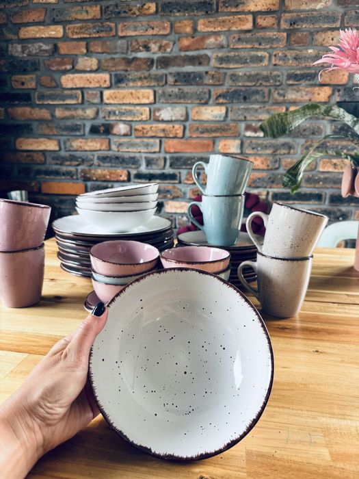 Zastawa stolowa 37 elementow