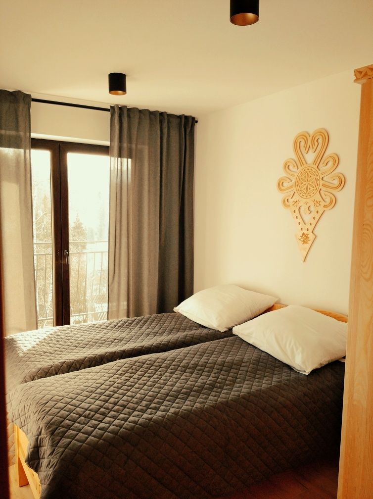 Apartamenty Pokój Noclegi Czarny Koń Bukowina & Domek Na Kozińcu