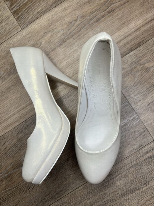 Туфлі колір айворі