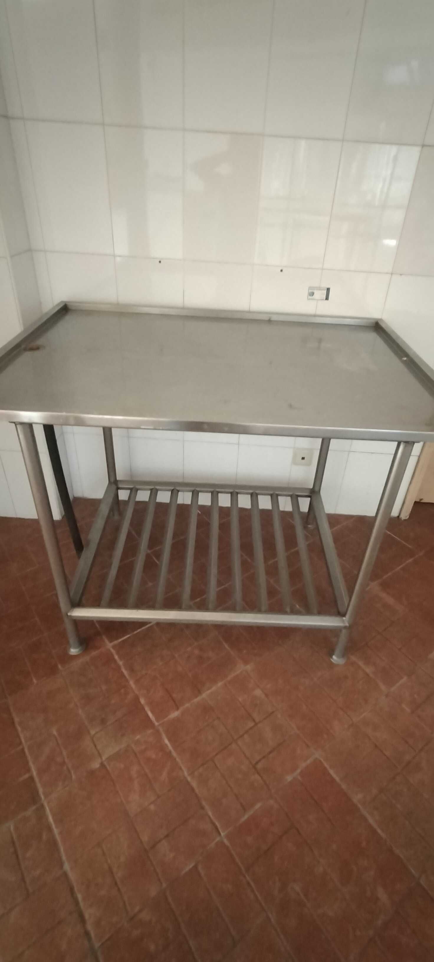 Vendo bancada de inox usada