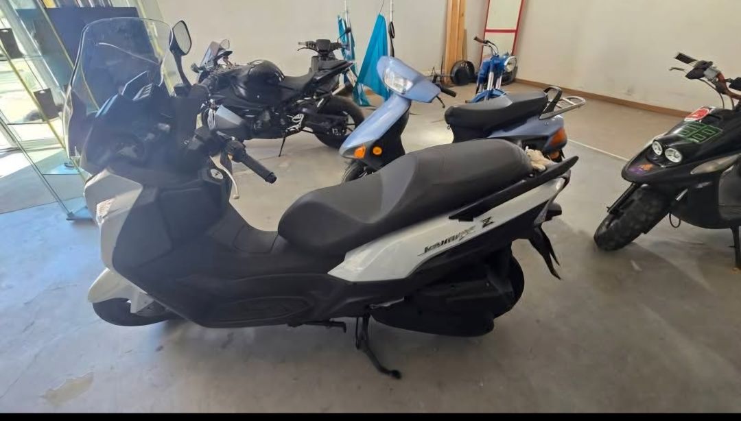 SYM Joymax Z 300 ABS de 2019 com 3.000kms