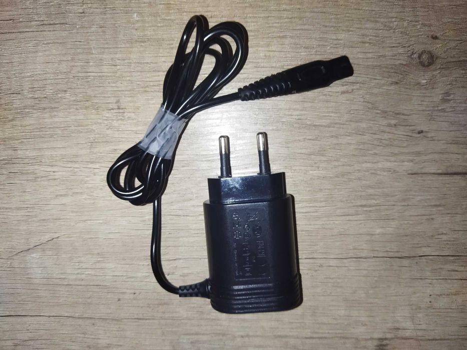 Зарядное устройство для бритвы или триммера 5.2V.