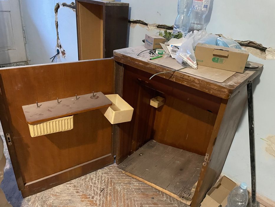 Віддам безкоштовно вікна з рамами та склом двері