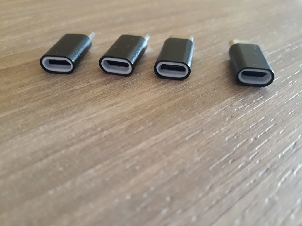 adapter / przejściówka z microUSB na USB typ C.