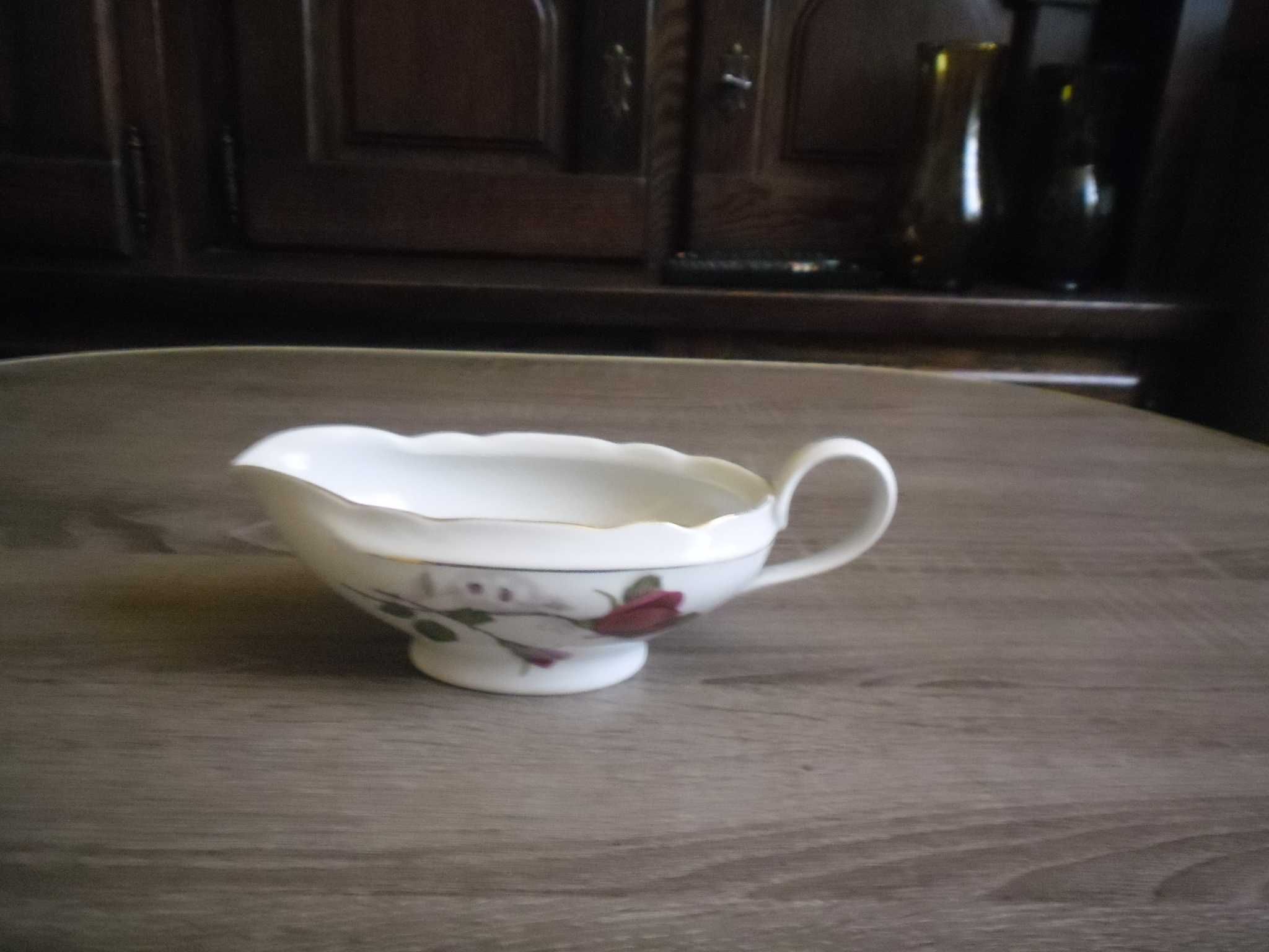 Sosjerka porcelanowa - Ćmielów.