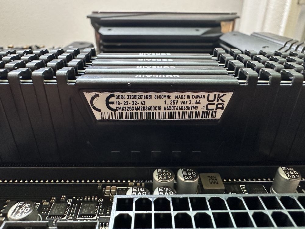 MSI MAG Z690 DDR4 + Intel I7 12700KF + 64GB RAM DDR4 3600mhz