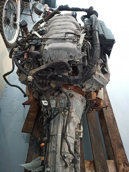 Land Cruiser 100 4.7 V8 silnik 2uz-fe kompletny ze skrzynią i reduktor