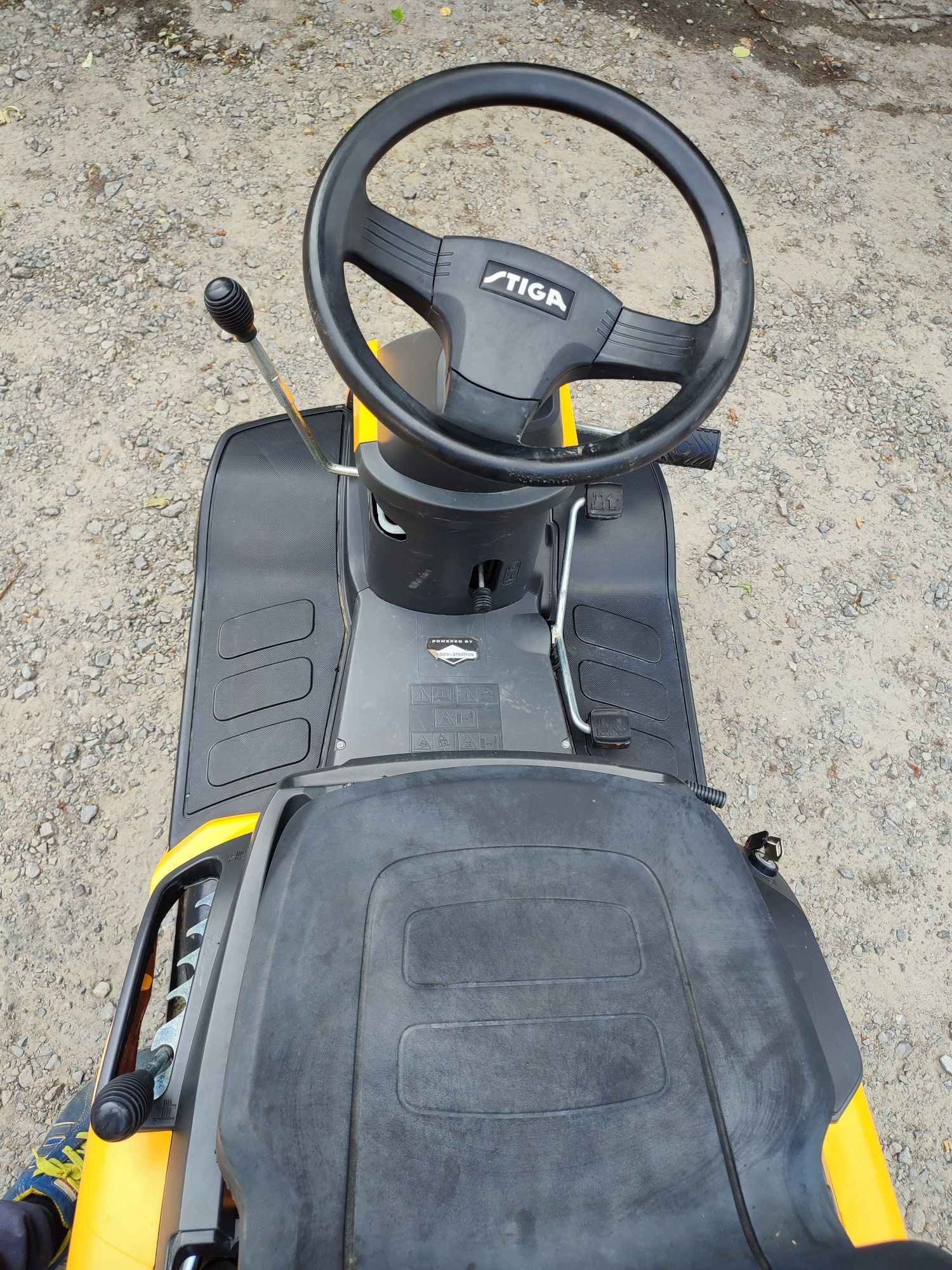 Traktorek kosiarka Stiga Combi 1066 z koszem hydro do naprawy przegląd