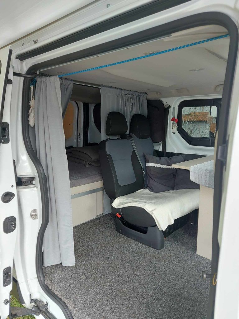 Sprzedam Renault trafic L2H1 kamper