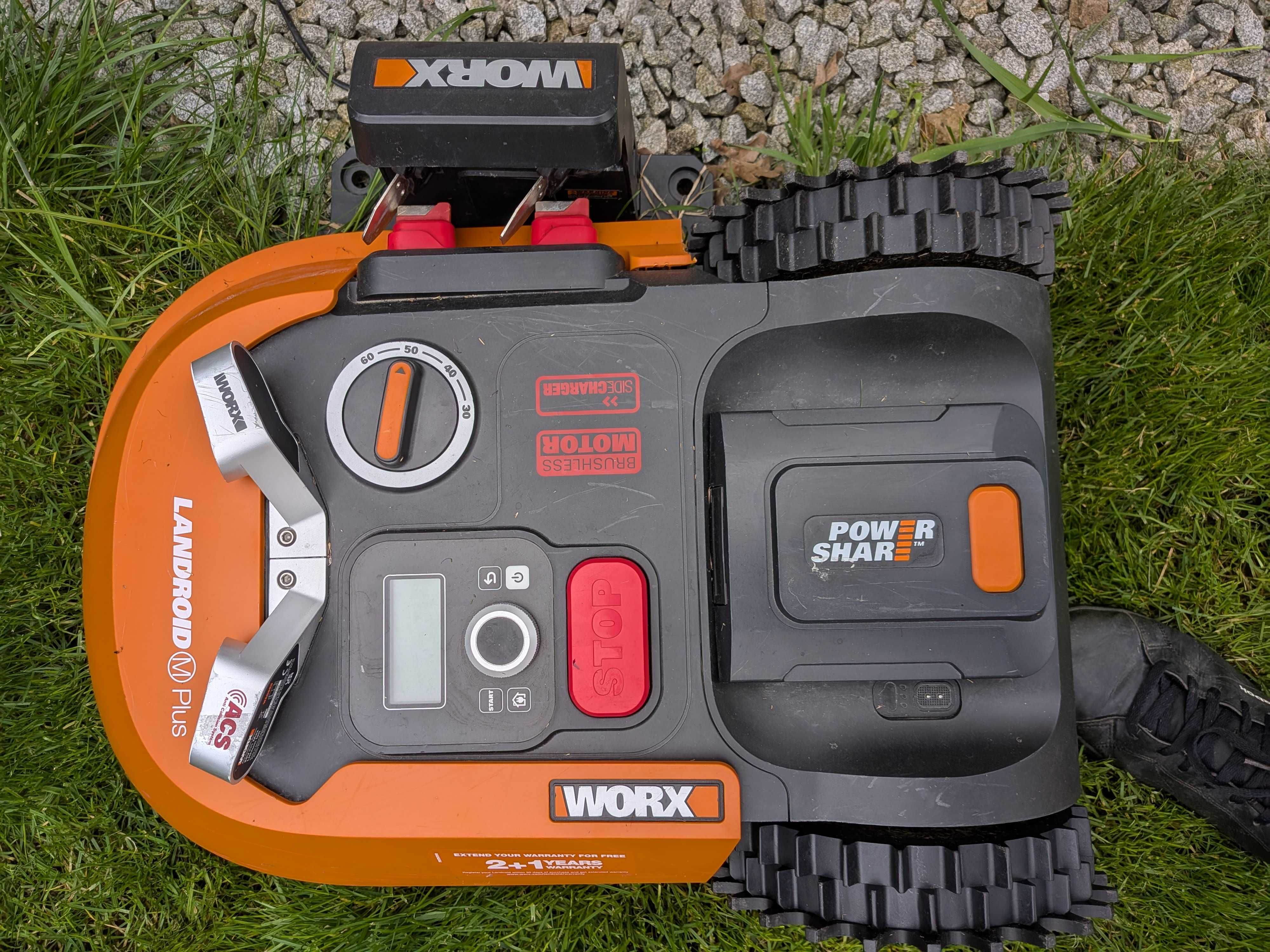 Robot koszący Worx Landroid WR 165E M500 PLUS + ACS + Daszek