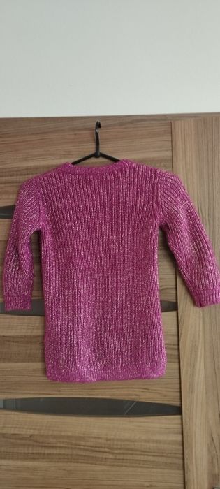 Sweterek firmy Matalan dla dziewczynki 5-letniej.