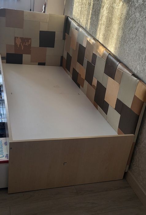 Ліжко односпальне