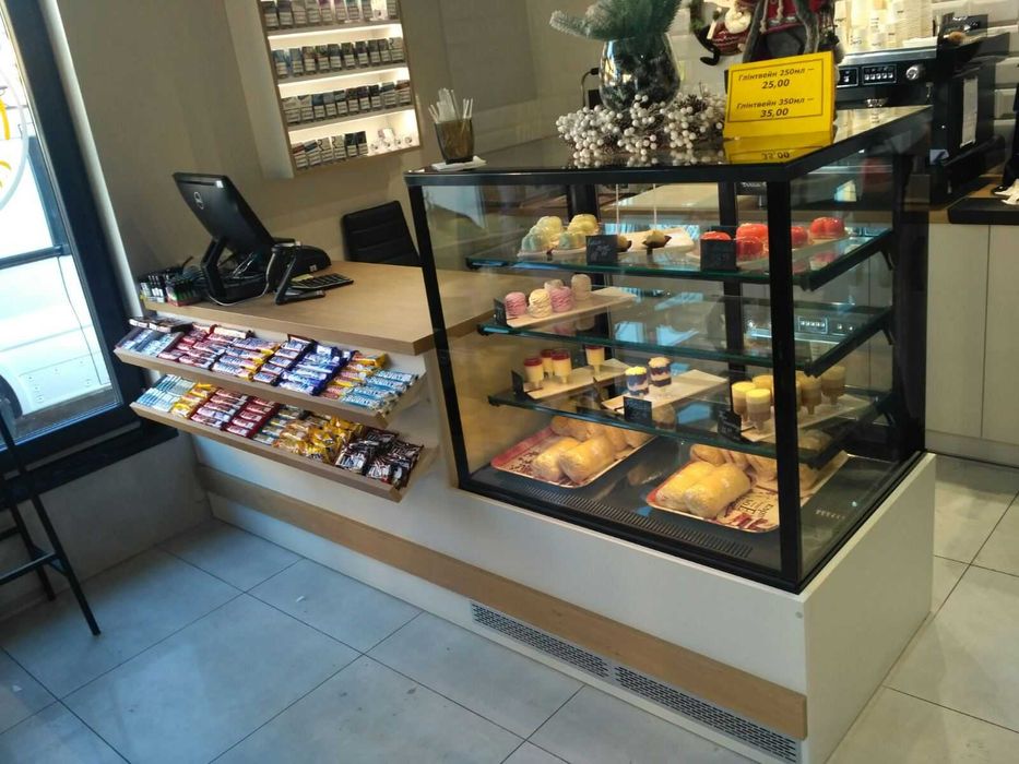 Стелажі та полички в магазин. Каси. Холодильники. Гранти на обладнання