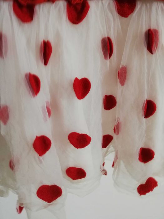 No name tiulowa sukienka serca 98cm 2-3 lata