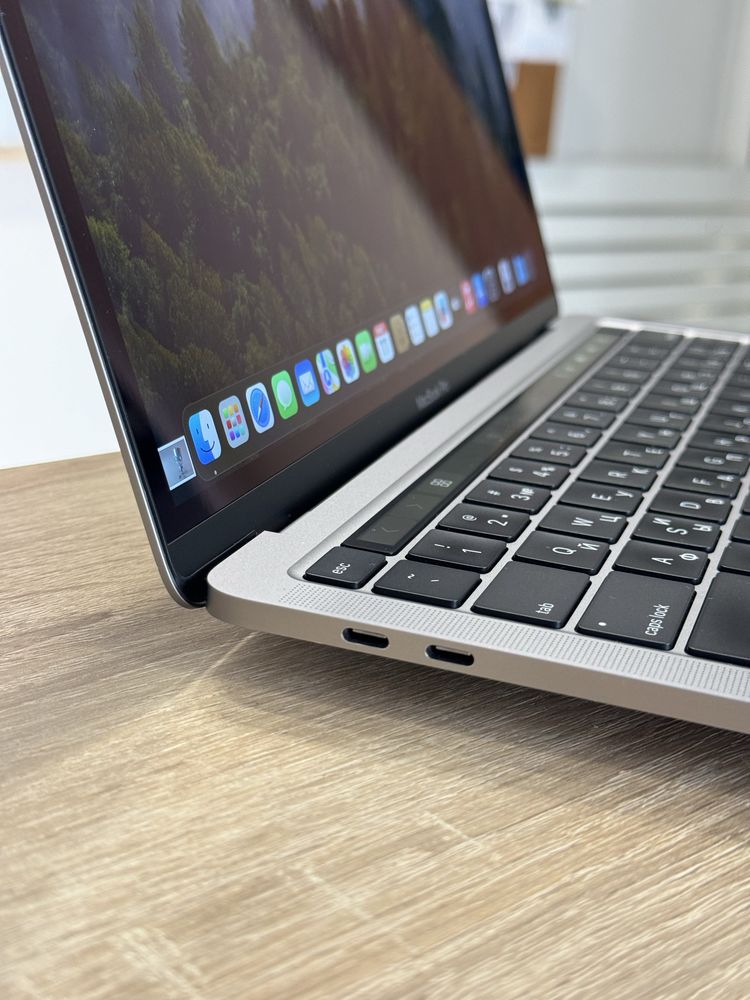 MacBook Pro 2020 i5 8/256gb 13” TouchBar