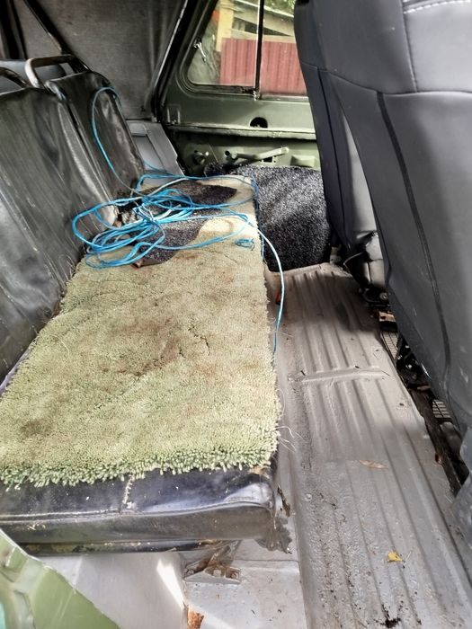 Уаз на повному ходу