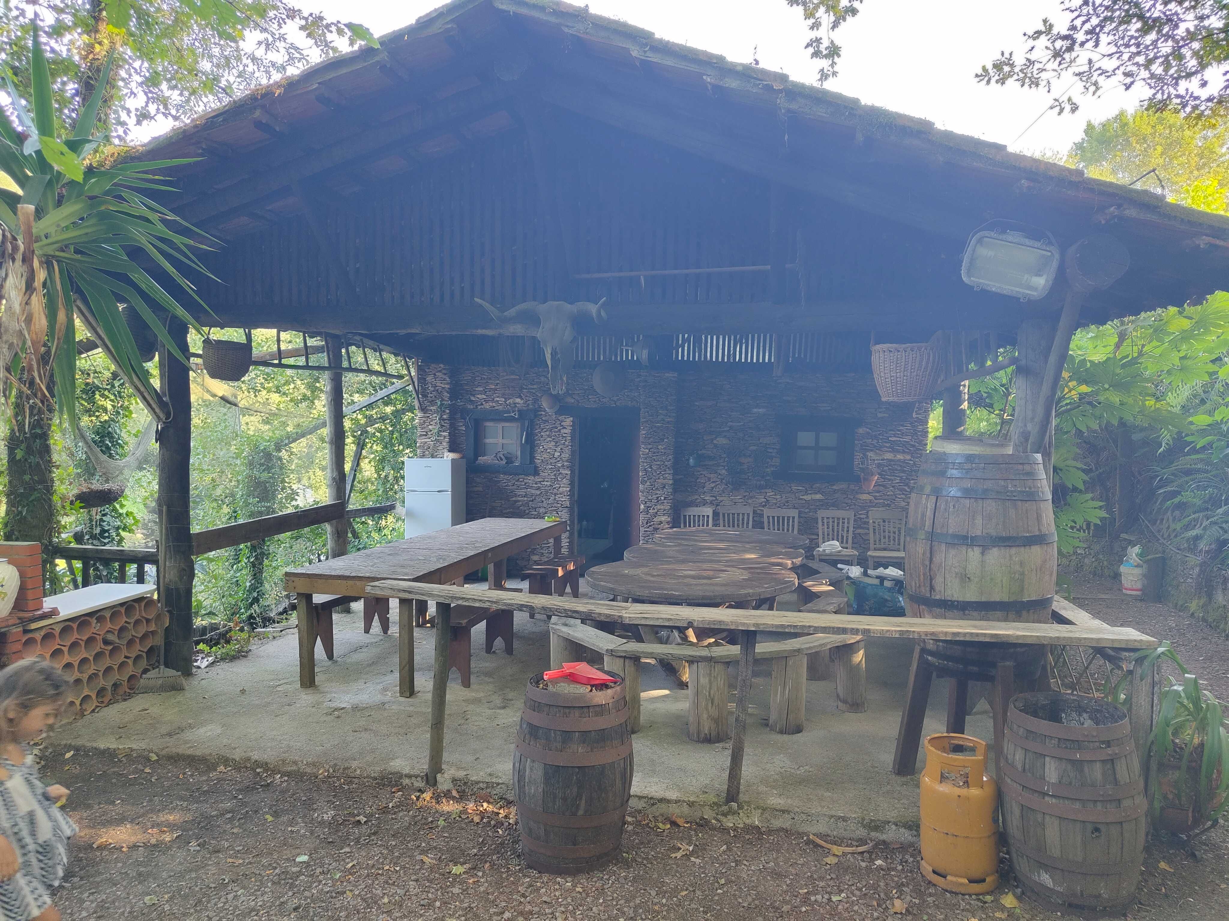 Vende-se quintinha confinante com o rio Caima em Oliveira de Azeméis