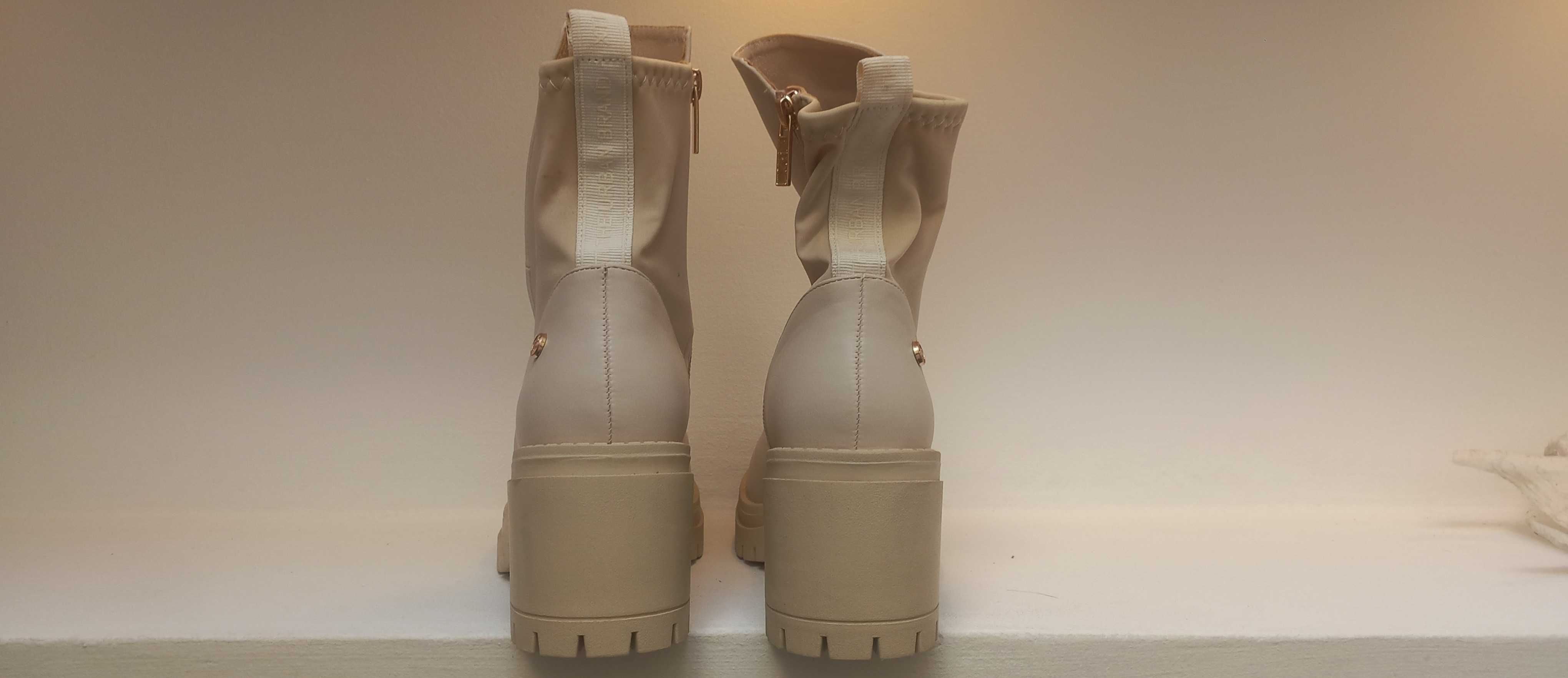 Botas Femininas XTI Collection nº 35  – Elegantes e Confortáveis
