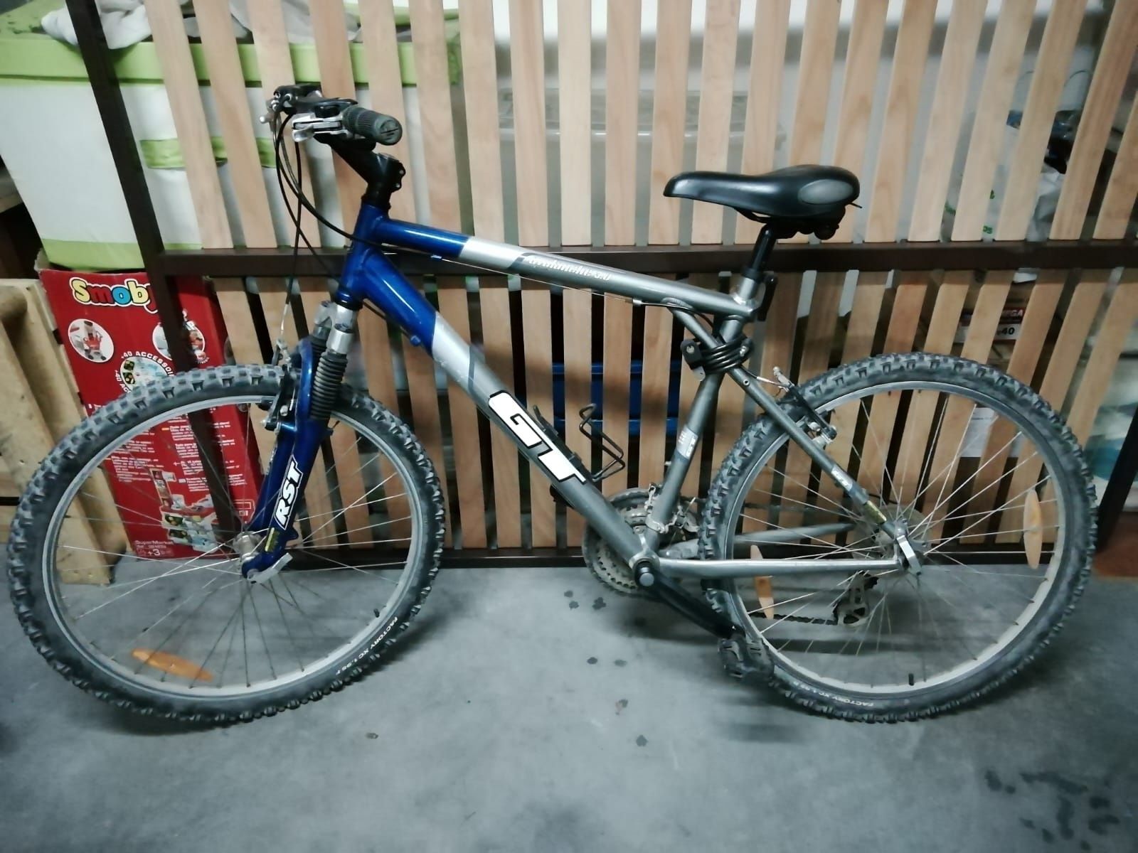 Bicicleta BTT GT avalanche 3.0