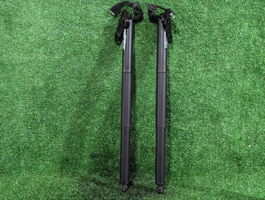 Амортизатор крышки багажника BMW X1 F48 15-