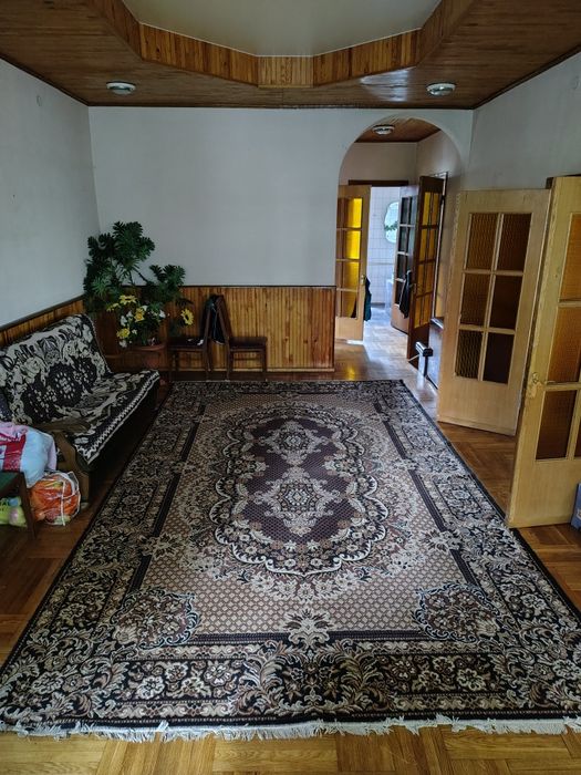 Продам бу килим 2.7 х 4.5 м.