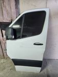 Двері mersedes sprinter 907 910 ліві