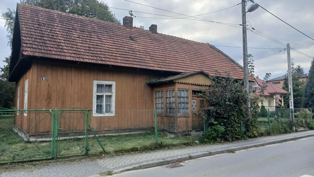 Stary dom drewniany do rozbiórki