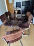 Vendo mesa com 6 cadeiras 200€.