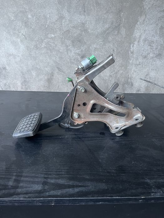педальный узел на педаль lexus gs 300 350