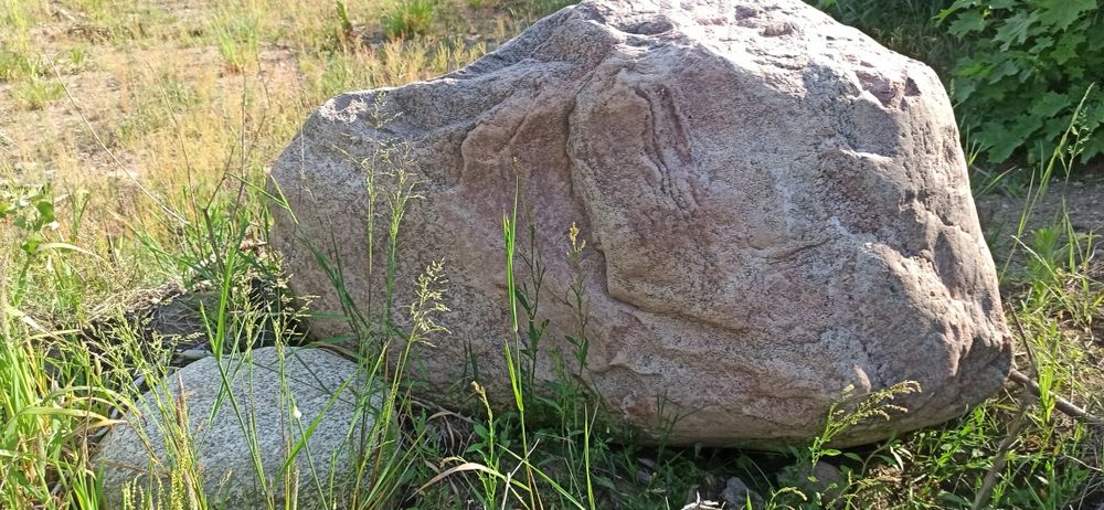 Kamień głaz 2szt jeden prosty