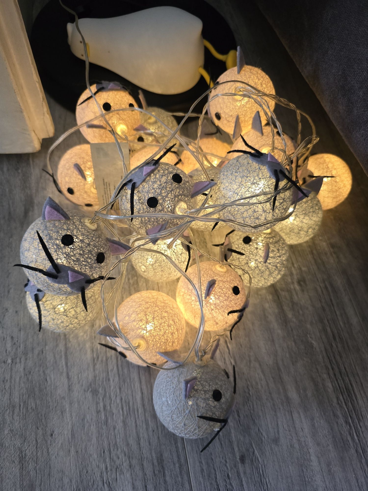 Lampki kule kotki x20 łańcuch