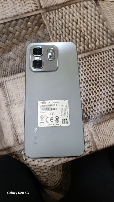 Продам телефон Infinix HOT 50i