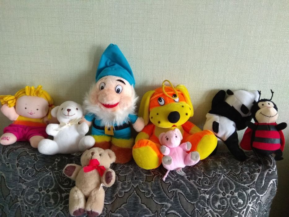 Іграшки м'які різні