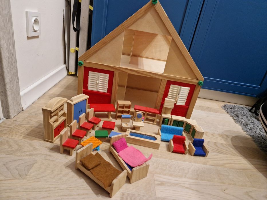 Domek dla lalek drewniany