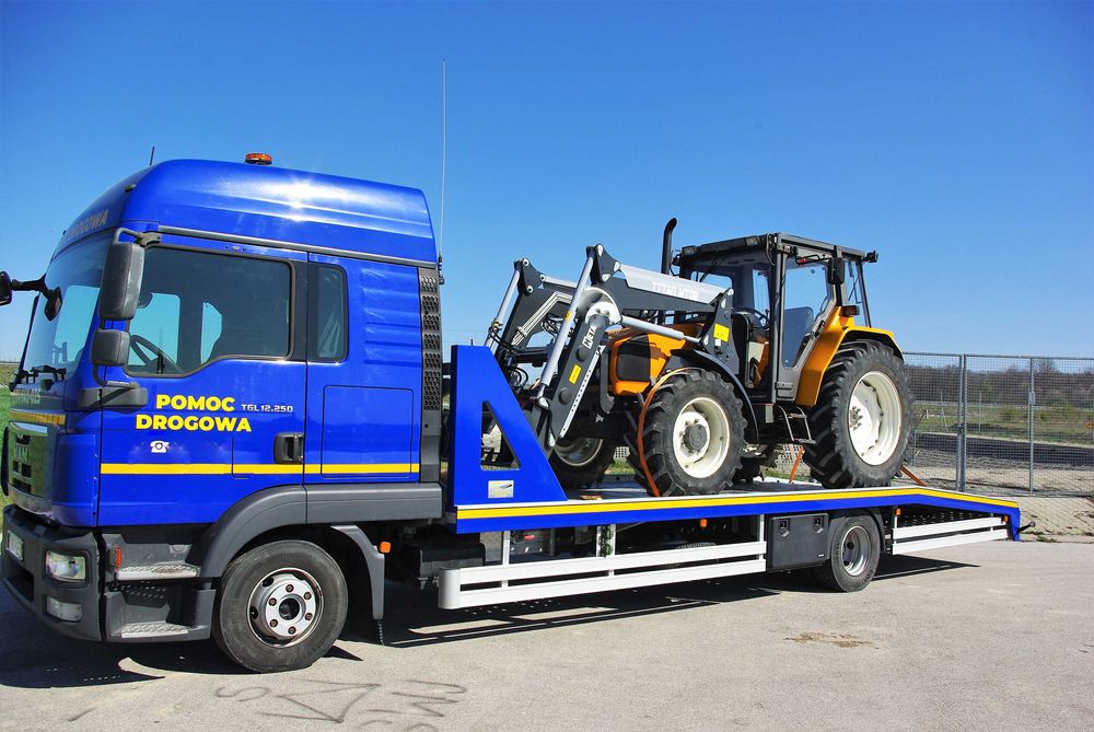 Pomoc drogowa Holowanie Transport Ciągników Rolniczych Autolaweta 24 h