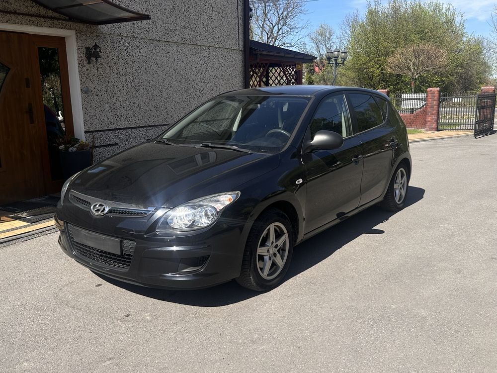 Hyundai i30 1.4 16v 109 km klimatyzacja nawigacja kamera cofania