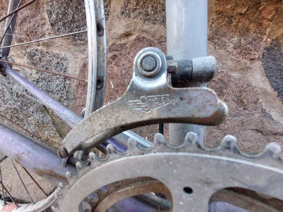 Rower wyścigowy szosowy.